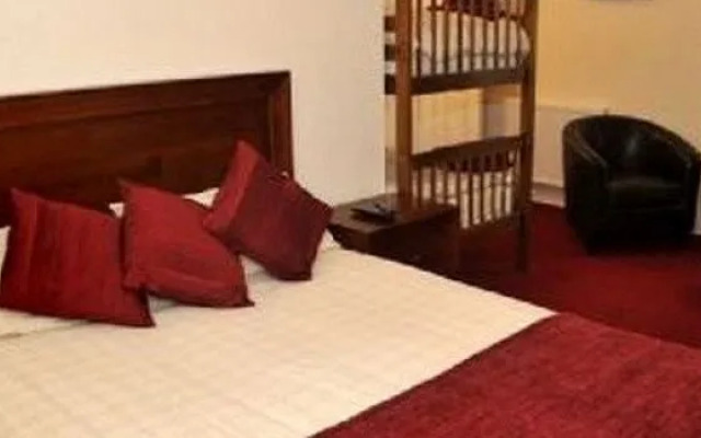 The Elphinstone Hotel