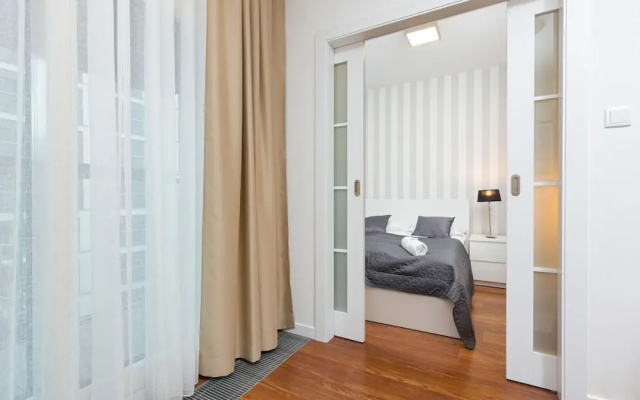 Royal Mennica Residence LUX by Renters