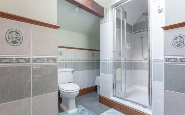 Haworth Village House - Sleeps 6, Parking & Pets!