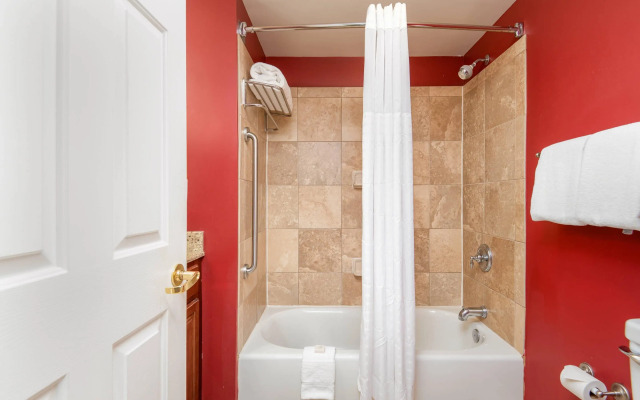 Arlington Court Suites, a Clarion Collection Hotel