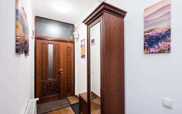 Romari площа Міцкевича