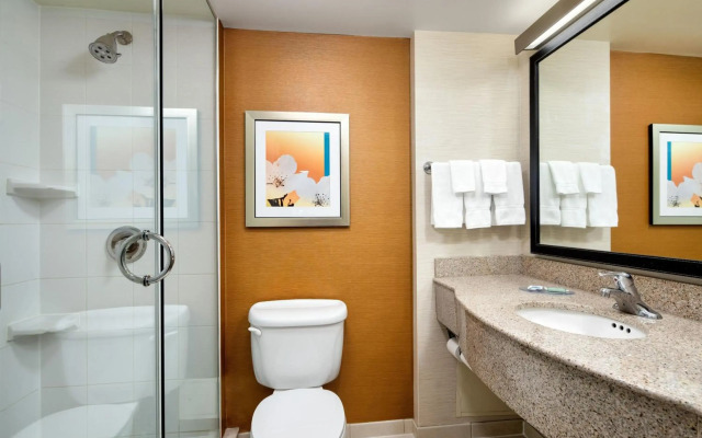 Fairfield Inn and Suites by Marriott Toronto Airport