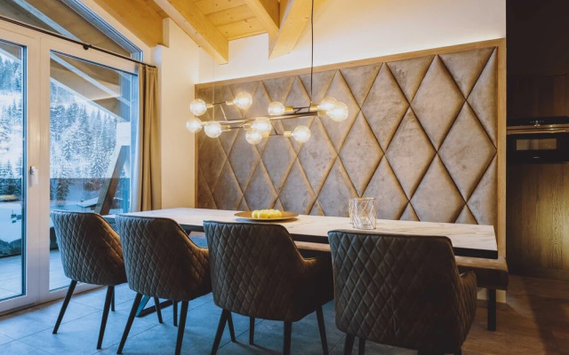 GLEMM by AvenidA Superior Hotel & Residences