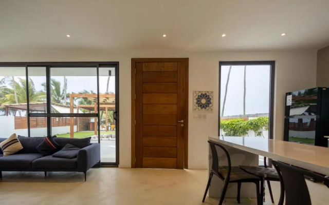 Tills No1 Beach Hotel