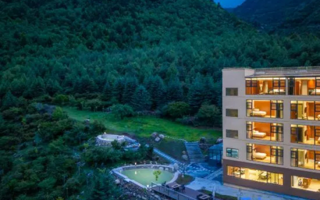 BanShanMiJing Spring Hotel – Outside – Kangding