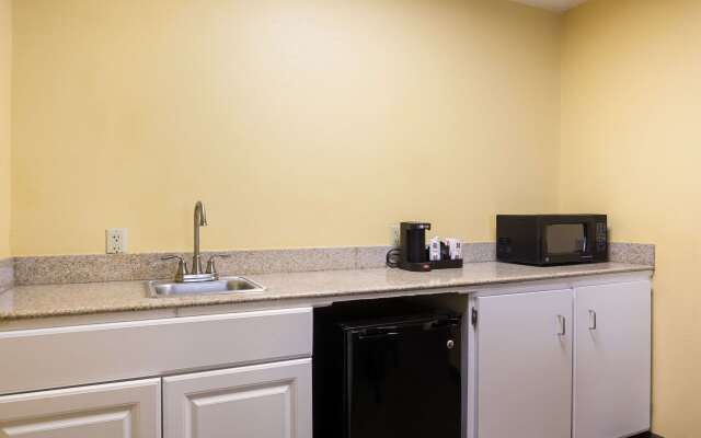 Quality Inn & Suites CVG Airport