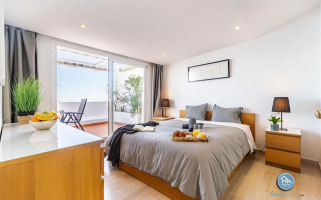 HomeAbroad Apartments - Ático Deluxe Fuengirola with FREE Parking