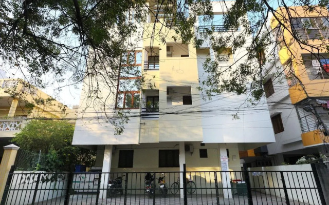 OYO 20004 SilverKey Kodambakkam