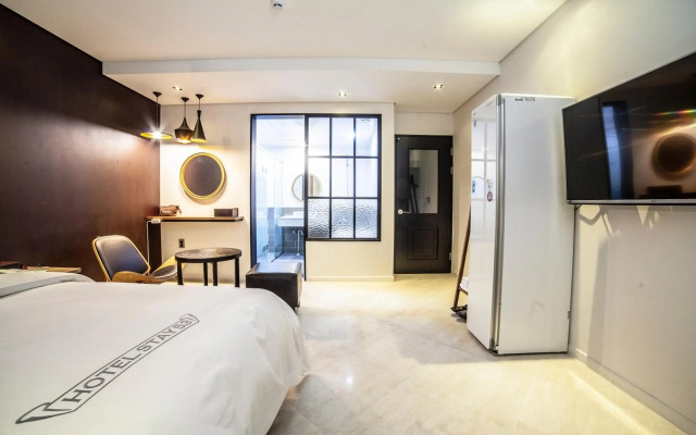 Hotel Stay 53