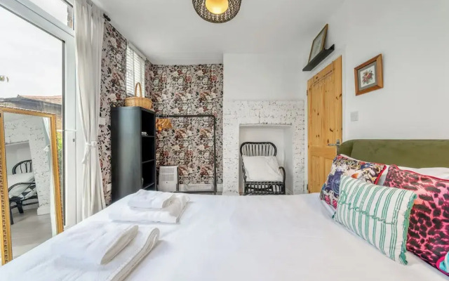 Claremont Apartment B - London