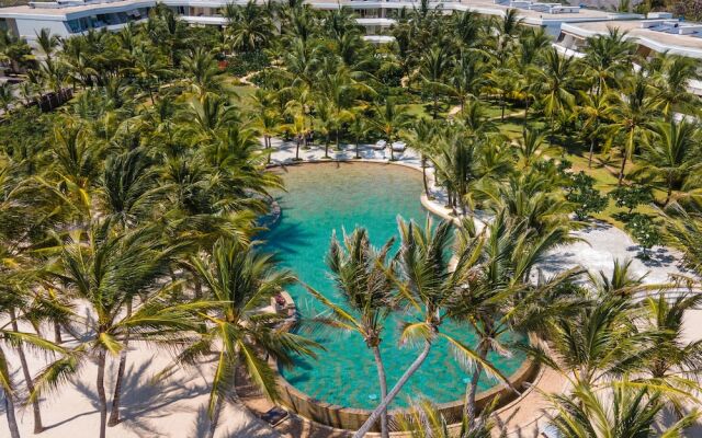 Billionaire Resort & Retreat