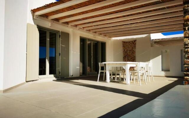 4 bedrooms appartement with sea view and enclosed garden at Antiparos 1 km away from the beach