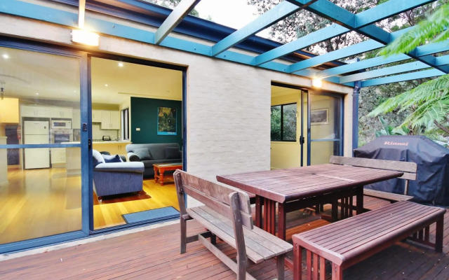 Sand Water at Hyams Beach 4pm Check Out Sundays