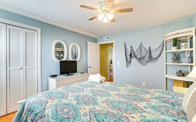 Coastal Murrells Inlet Condo With Balcony!