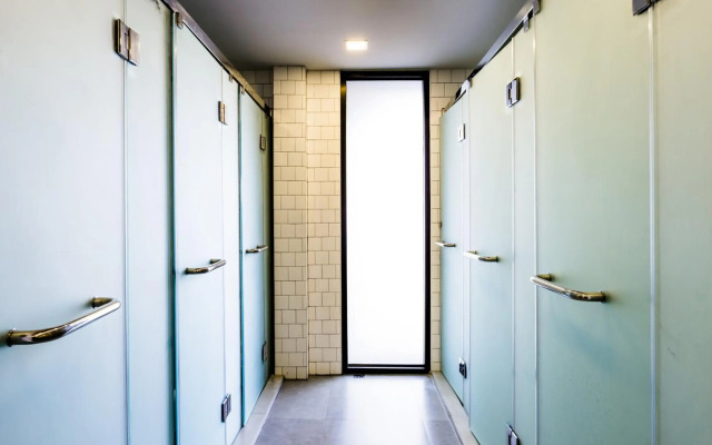 Snoozz Hotel - Hostel