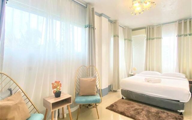 Marina Breeze Resort