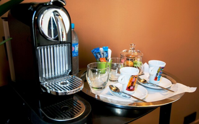 Hotel Olympic Paris Boulogne by Patrick Hayat