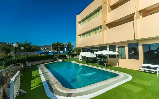 Bangsaen Villa Hotel (SHA Extra Plus)