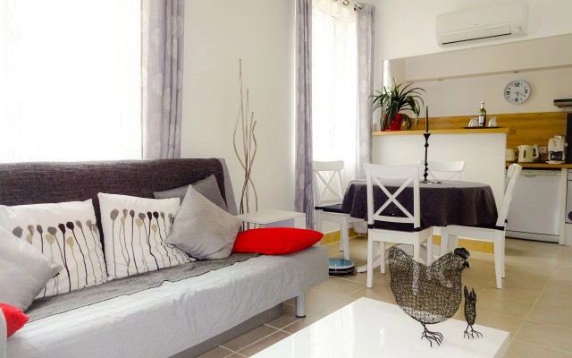 Le Pytheas Vieux Port Marseille