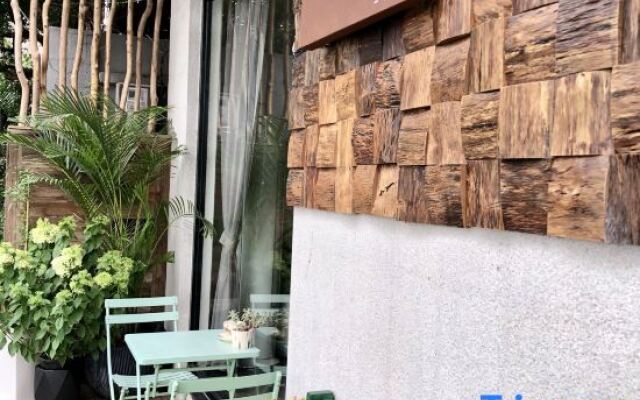 Yuehu Lakeview Guesthouse