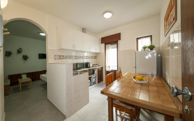 A13 - Ultra Central Studio