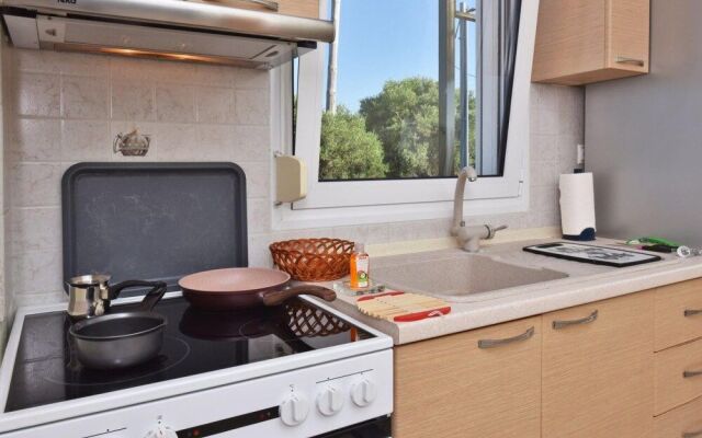 Eleon Maisonettes (left) - Nea Moudania Halkidiki