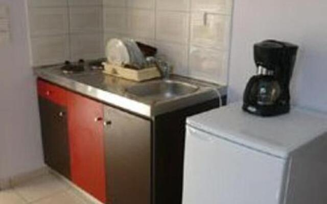 Michales Studios And Apartments