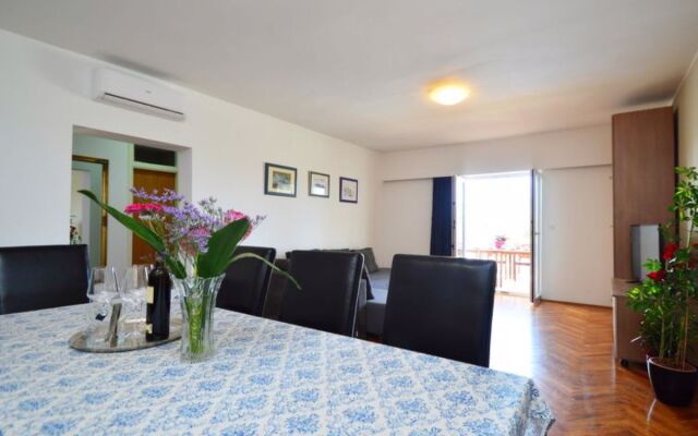 Apartment Rina Paros 41123