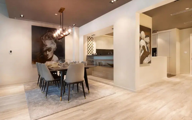 Luxurious 2 Bed Apt on Palm Jumeirah