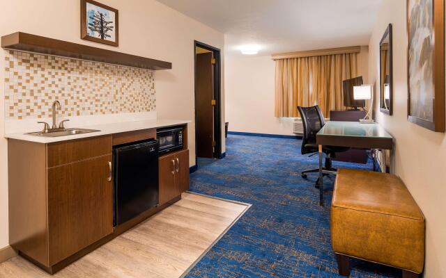 Best Western Plus Executive Hotel & Suites