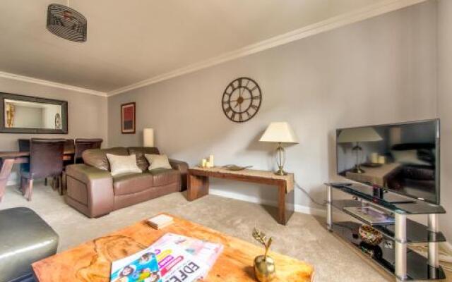 Gorgeous 3 Bd City Centre Apt With Parking