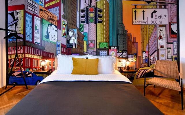 THE POP ART Experience Central Studio - Homey Residence