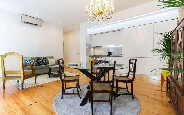 JOIVY Modern classic 1-bed Apt w/ balcony, nearby Avenida da Liberdade