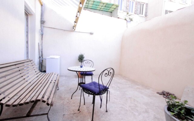 Quiet Apartment Of 38M2 Bright With Pretty Terrace