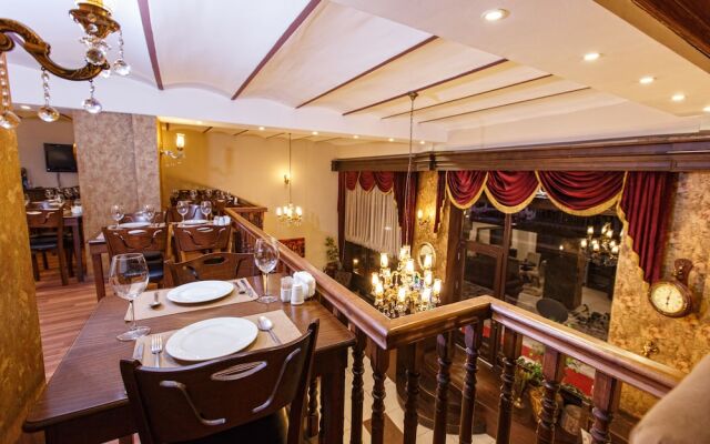 Otel Tahir Aga Konagi