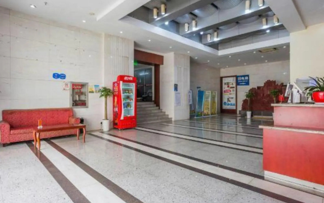 Pebble Motel (Kunshan Golden Eagle International Qianjin Middle Road)