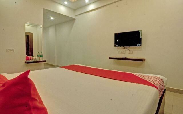 Oyo 28076 Samrudhi Residency