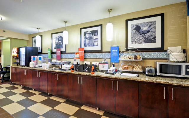 Hampton Inn Columbia-I-26 Airport