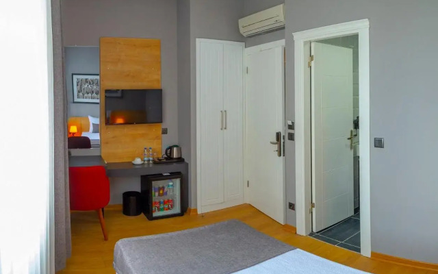 Uzer Otel