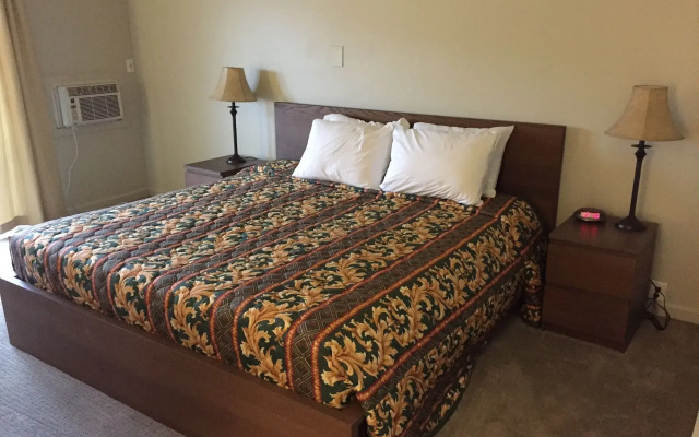 Holiday Lodge