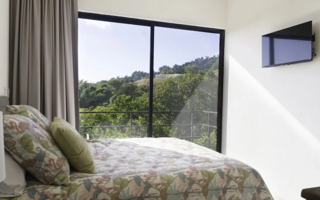 Prime Hermosa: Ocean View Villa w/ Infinity Pool by RedAwning
