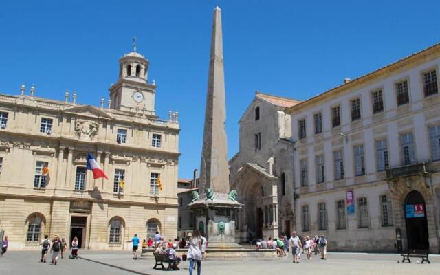 Arles Holiday - La Terrasse