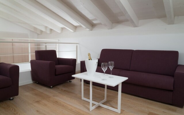 Sirmione Halldis Apartments