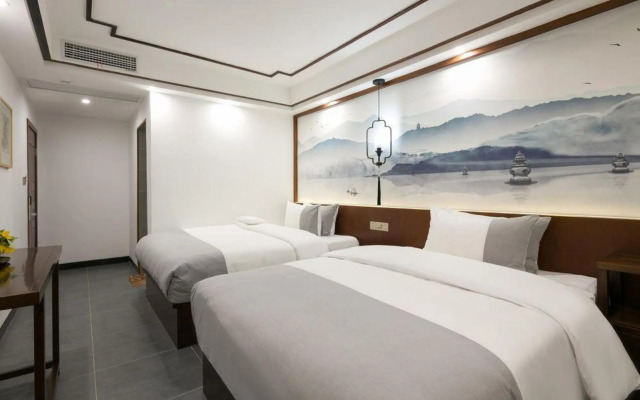 Floral Hotel Fenghuang Yixin Courtyard Residence