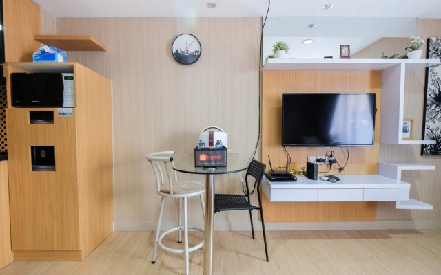 Elegant Studio The Hive Tamansari Apartment