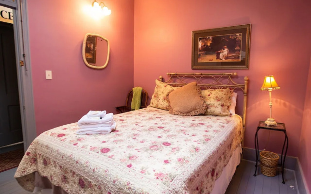 Victor Hotel