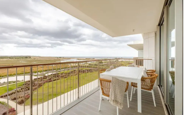 Luxury 2BR Sea view Pool