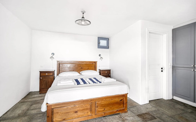 Serifos Houses Diasella