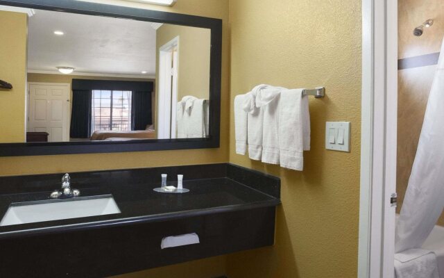 Howard Johnson Inn San Diego State University Area