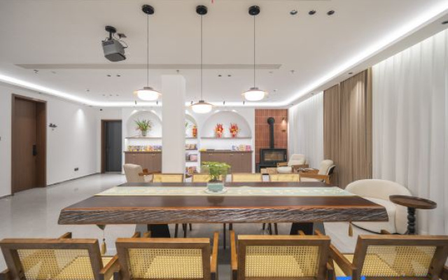 Floral Hotel·Poetic Mountain Homestay (Linwu Cave Scenic Area Branch) – Business – Suzhou